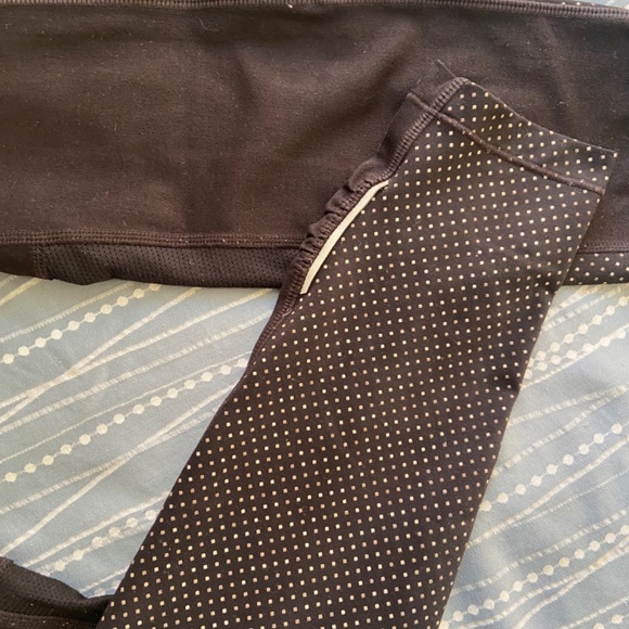 Athleta leggings small black/dots - Picture 5 of 6